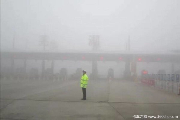 受大雾影响  江苏苏北多地高速公路封闭