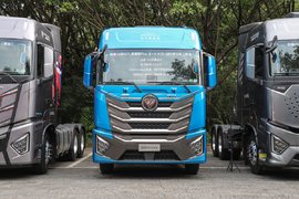 外观改动 匹配福康580马力+采埃孚AMT 欧曼GTL星翼版Pro速报