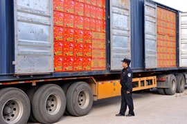 拉烟花爆竹需要什么手续？违法怎么罚？一文给你讲清楚