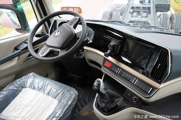 平地板驾驶室舒适性高！350马力乘龙H5V新平台渣土车速报