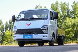 报价才6.58万元 136马力五菱龙卡速报 竟然还带有卧铺!