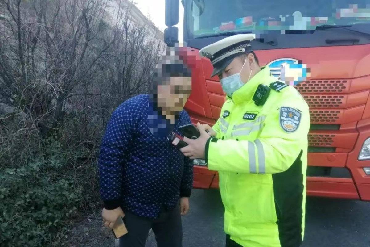 卡友高速狂奔7小时：我拉的榴莲快熟了