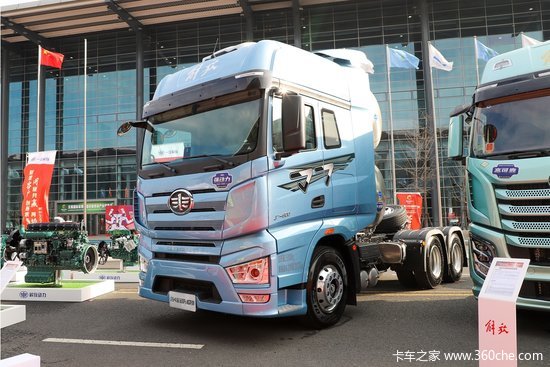 双气瓶已成基操！盘点长续航LNG牵引车 续航超4000公里穿行南北无忧