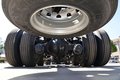 520马力+12档AMT！欧曼EST 8x4载货速报