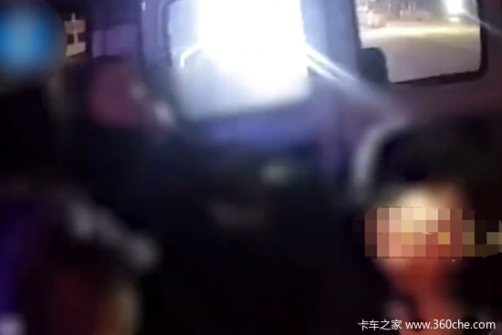 年底冲量？五座面包车硬塞9人 人命可不能闹着玩！