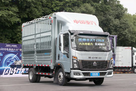 12万多拿下行业第一款8AT轻卡！重汽豪沃统帅闪电侠啥来头？