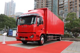 新锐大单桥！68方飞翼货厢240马力 格尔发A6 Plus让送快递更快更赚！