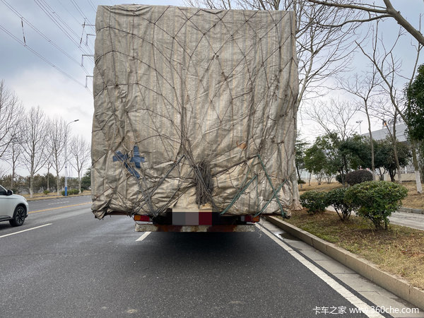 临牌过期还在用！17米5大板拉普货外还存在诸多违规