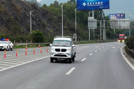 深度:60-0制动19.9米 绕桩车速47公里/小时 满载测试鑫源金卡S1