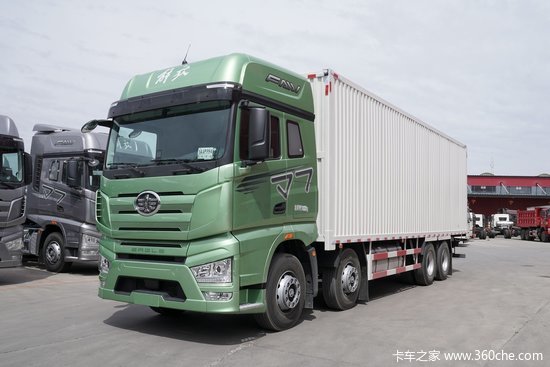 旗舰级8×4 硬碰硬对决！解放 重汽 乘龙 欧曼 很难说谁更好！