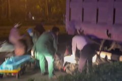 120�����ˣ��綯��ײ��ͣ·�ߵĻ�����