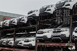 陆地航母?大板满载24辆“老头乐”高速被拦