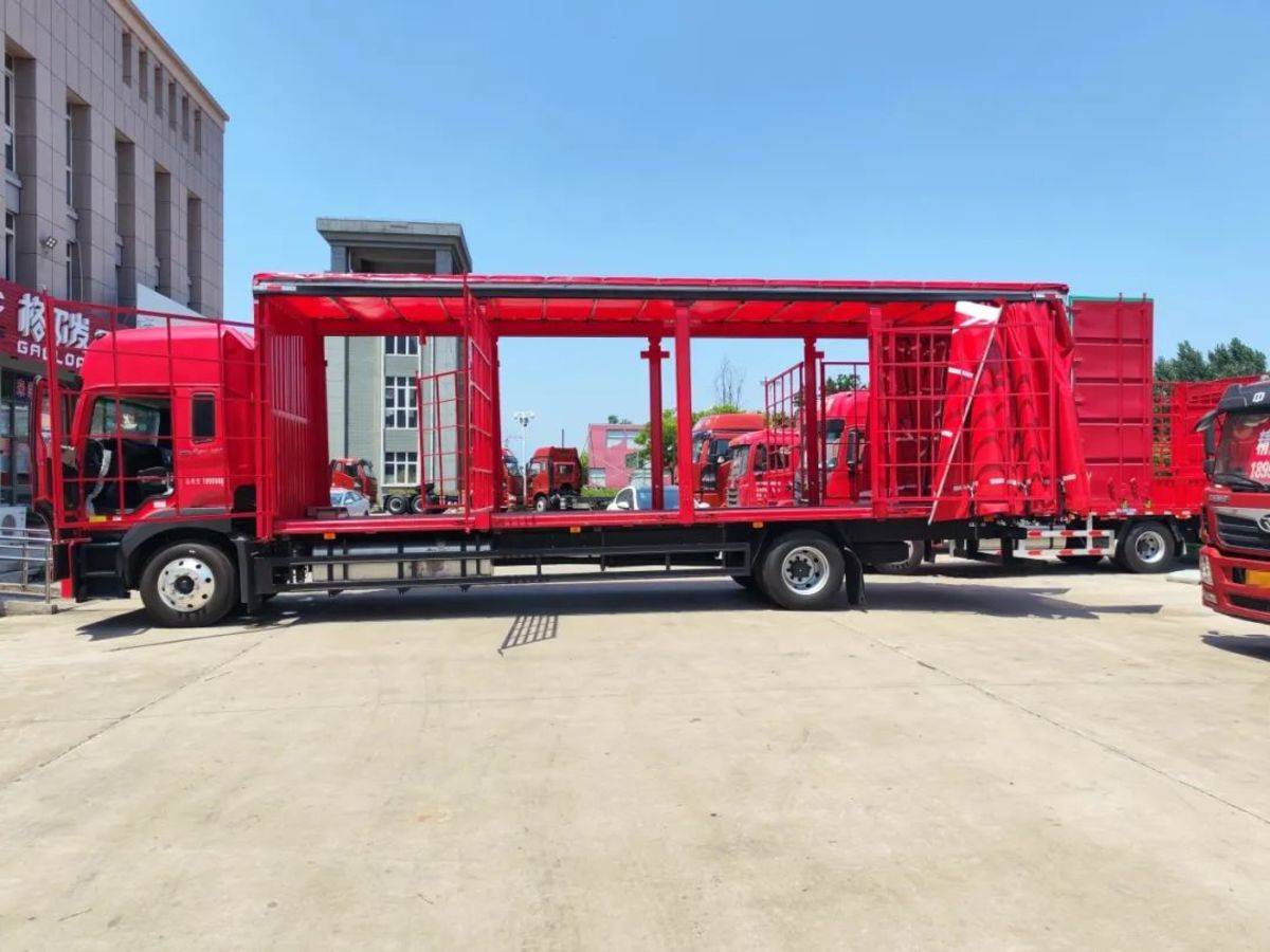 江淮格尔发9.8米侧帘车：轻抛货利器！