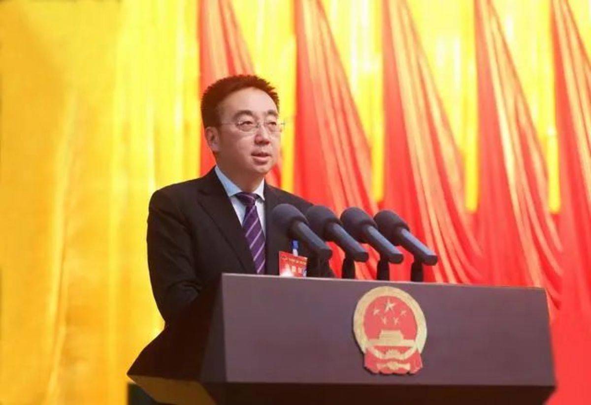 人大代表建议:普通公路超载5%以内不罚
