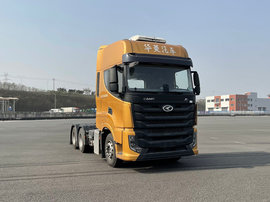 610马力输出 搭载自家发动机品牌 华菱6x4牵引车亮相工信部