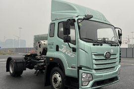 160马力玉柴燃气发动机 解放JK6 4x2牵引车亮相工信部