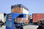 河南物流园又现神车 四米二是指高度?