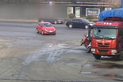 �Լ�ײ����ҲҪ�⳥������˾��ֱ��ԩ��