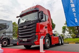 560马力汉马发动机+法士特 华菱X9重卡速报 整车风阻系数仅为0.559！