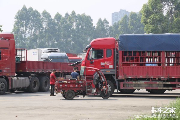 吨公里运价仅8毛远低于美国日本 降低物流成本不该拿卡车司机“开刀”