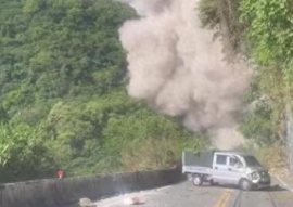 1死1伤！台湾地震致苏花公路2名货车司机被落石砸中