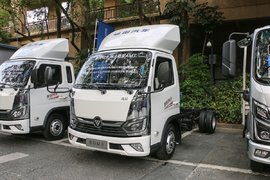 小卡也能上ZF自动档!奥铃M卡158马力轻盈好开 新手女卡友福音