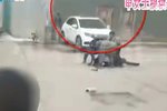 审车途中货车被开走女子寻车竟被打伤!