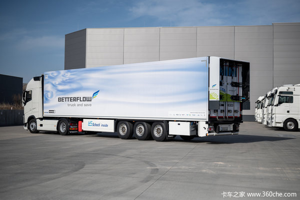 自动接挂、极限甩尾！ 国外挂车新技术盘点 居然还能长翅膀？