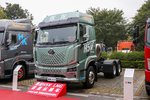 540马力NG自重8.3吨 乘龙H5V