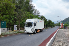 满油满电续航750公里 挂绿牌年省2万 江铃E路达绿牌也不惧长途