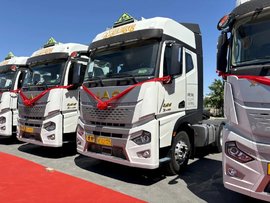 购车季丨甲子周年再续合作 大客户订购60辆危化品运输车