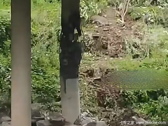 请绕行！重庆G65包茂高速一桥墩因山体落石受损 这些路段被封闭