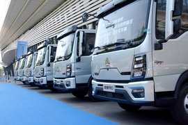 统帅风范 树立标杆！全新一代HOWO轻卡统帅PRO臻享会荣耀开启