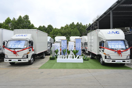 江淮1卡帅铃EV5纯电轻卡登陆昆明 加快城配物流“油换电”进程