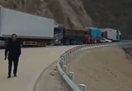 突发！吐和高速塌方路段多辆货车被迫停运 卡友们注意绕行S301省道！