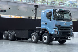 侧置电池组布局 424度大电池 350km续航 乘龙H7纯电自卸上新