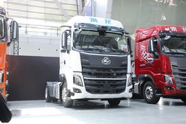 雷达摄像头全方位感知 480马力气囊桥 这辆乘龙H7开着轻松又安全