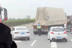 �������ٽ�ͣ�����������������