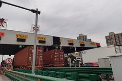 �����ļ��ж����� ���θ��ٹ�·����