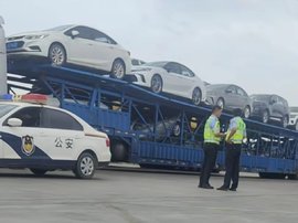 二怪终于被整治了?多辆二怪被交警执法 网友:应该现场切割