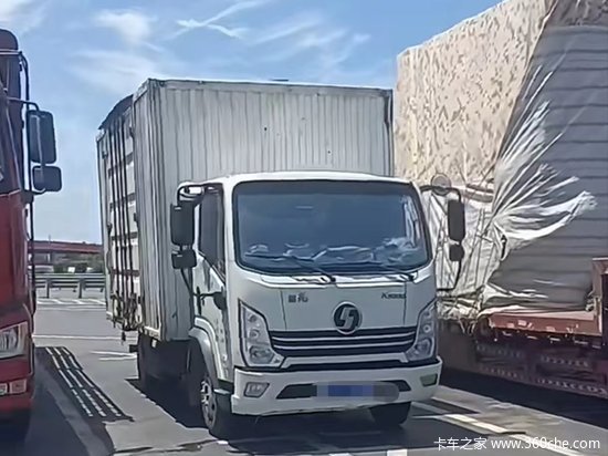 4米2蓝牌不是货车？服务区保安称司机将车停错位置要罚款扣分！