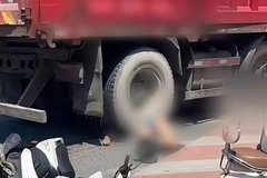 ����һŮ���ﳵ��������ѹȥ��