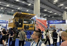 打卡广州!徐工矿卡亮相第十届广州砂石展