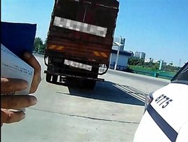 7个司机开一辆货车？货车司机违规载人被罚