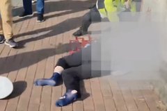 ������˾�����ڻ��ݳ���ײ ������ײ��