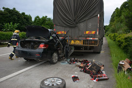 卡车后防护装置:守护道路安全的最后一道屏障
