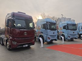 陕汽商用车2025合作伙伴大会 | 多款明星产品齐亮相 引燃用户关注热潮