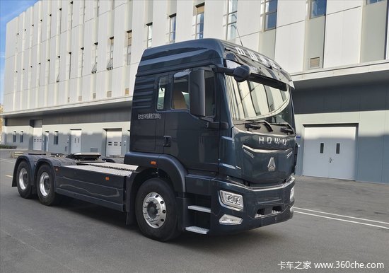 三电机1122马力 加长轴距大电量 重汽豪沃推全新外观车型