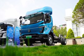 140度电+两档电驱桥 电动轻卡也能兼顾跑山跑高速！图解飞碟EW7 MAX版