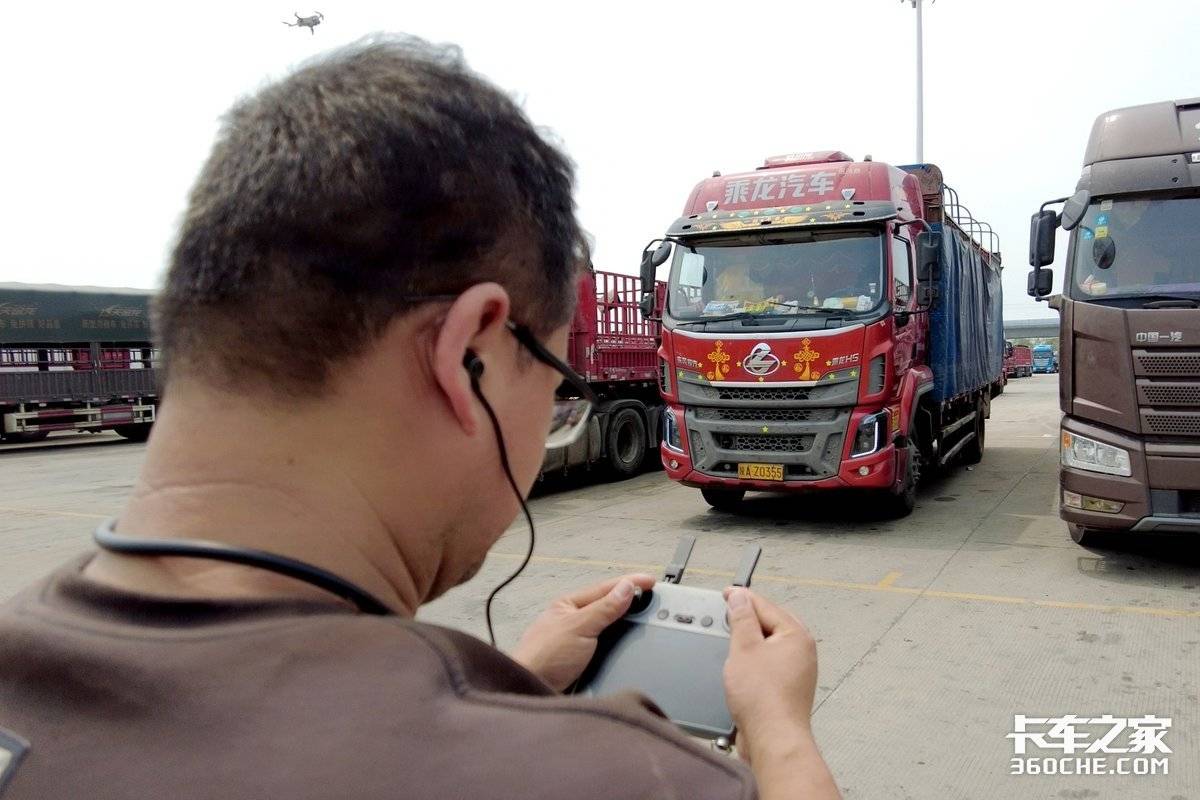 靠一台6米8就能实现盖房、买车、存钱？这一人一车的能量真不小！